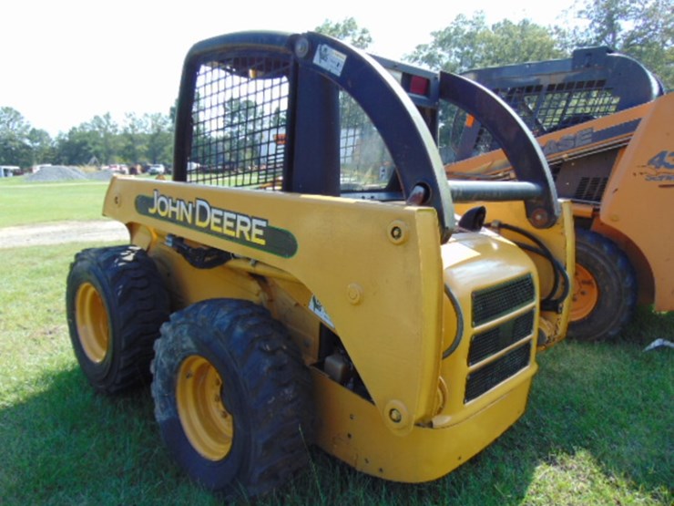 john-deere-230-image-7