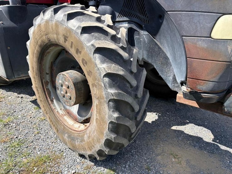 case-ih-magnum-235-image-11