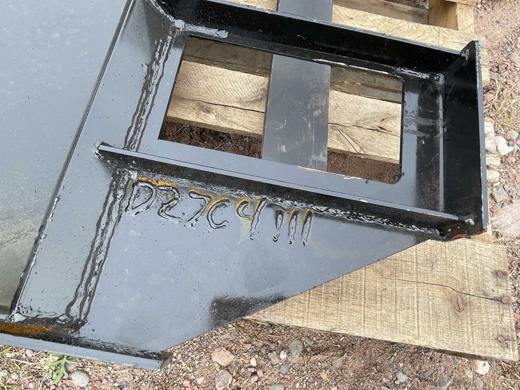 #5104-•-45-in.-skid-steer-fork-frame-v2-with-42-in.-forks-image-6