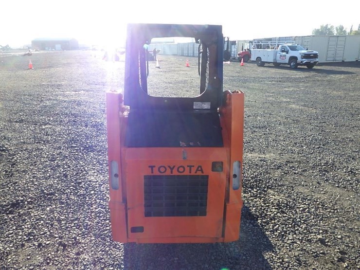 toyota-3sdk-skid-steer-loader-image-4