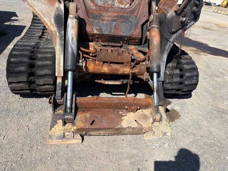 2025-deere-333g-image-12