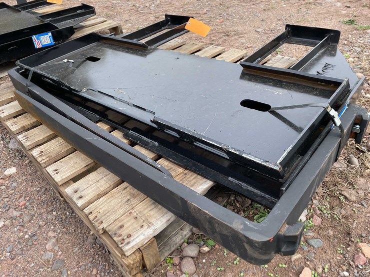 #5105-•-45-in.-skid-steer-fork-frame-v2-with-42-in.-forks-image-2
