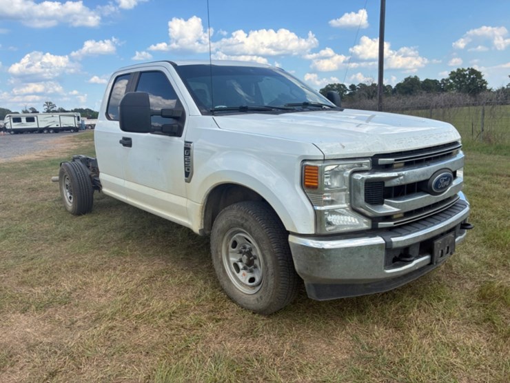 2021-ford-f250-image-3