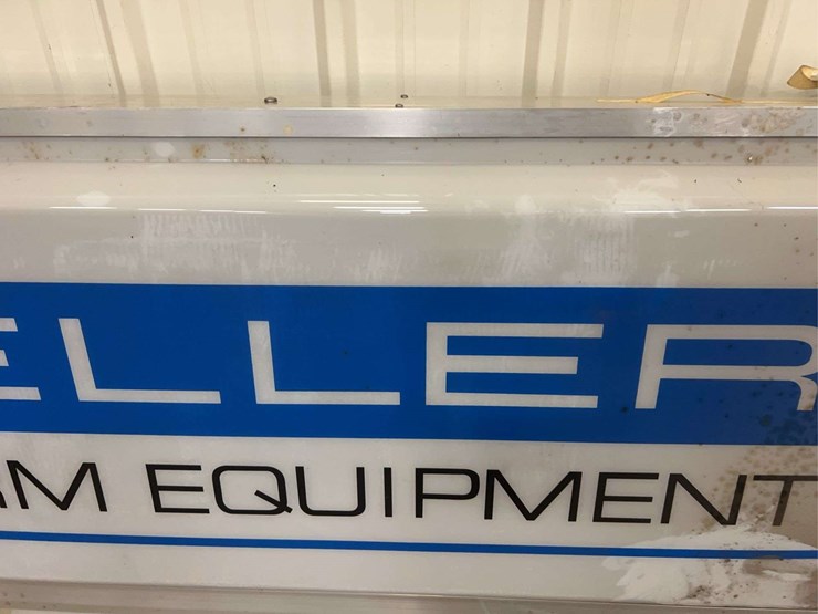 mueller-dairy-farm-equipment-double-sided-light-up-bubble-sign-image-23