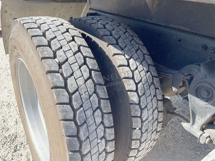 1989-freightliner-tandem-axle-grain-truck-image-83