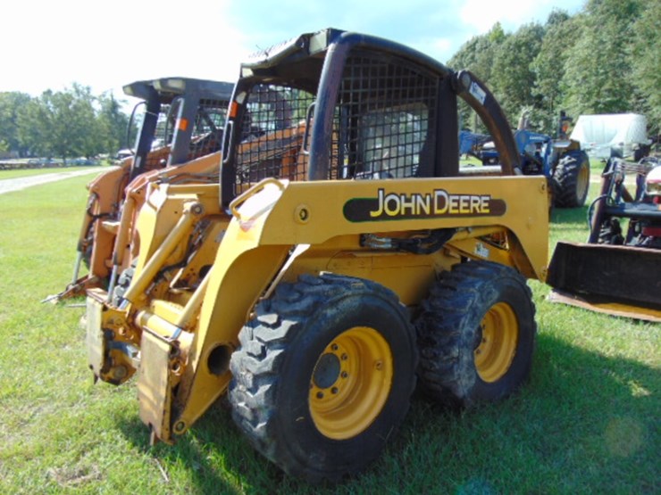 john-deere-230-image-2