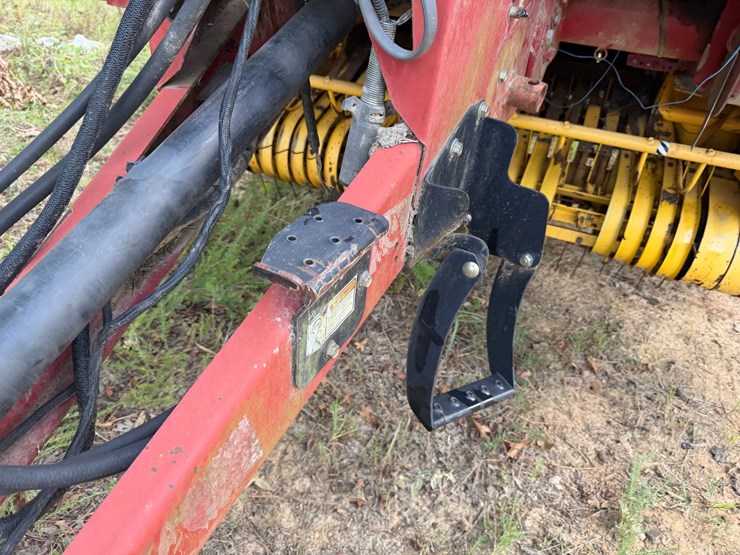 new-holland-br740a-image-67