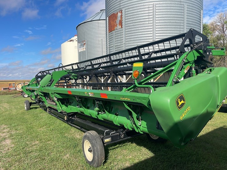 2012-john-deere-640-image-1