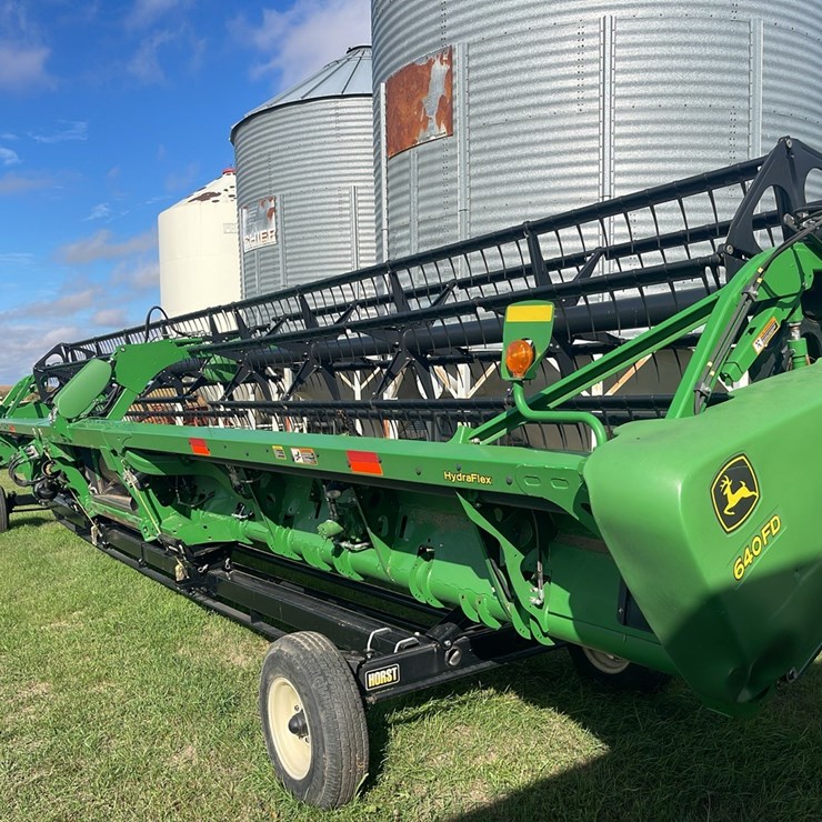 2012 JOHN DEERE 640