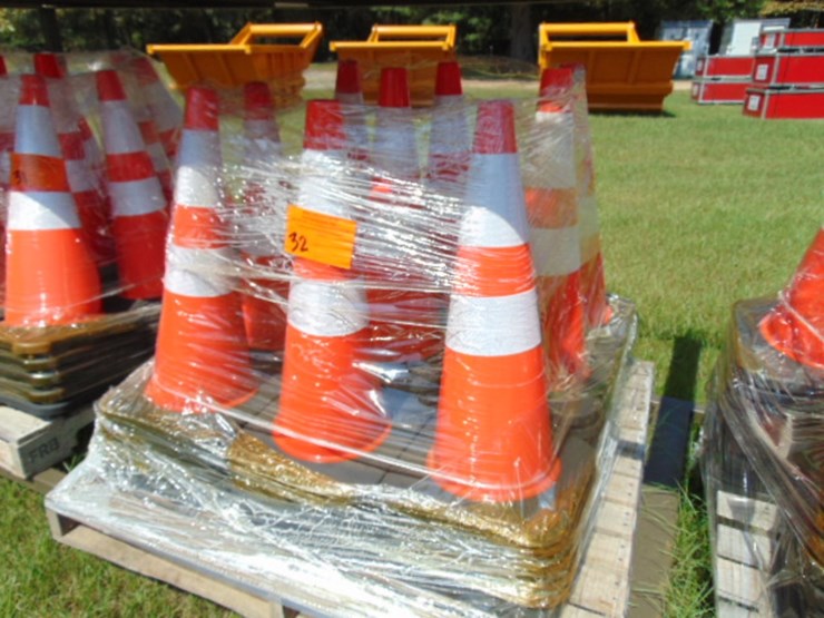 (50)-highway-safety-cones-image-1