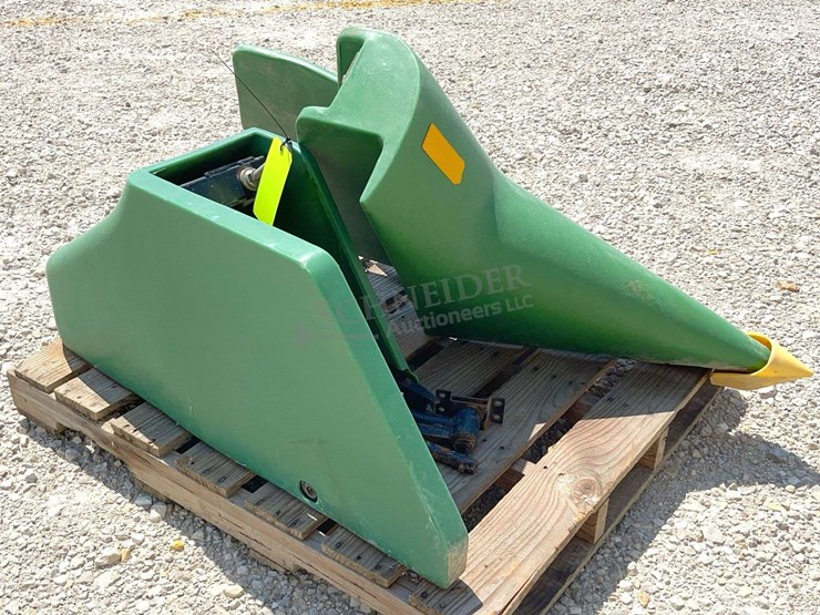 pair-of-mismatched-jd-poly-crop-dividers-for-grain-head-image-3