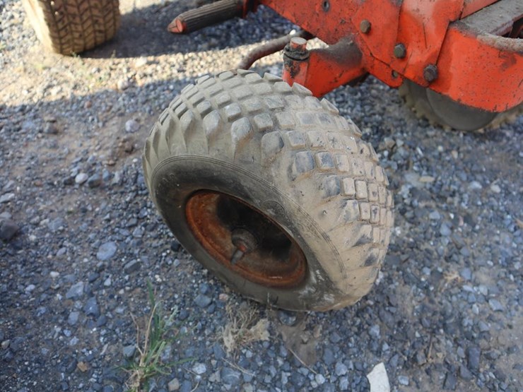 allis-chalmers-b207e-lawn-&-garden-tractor-image-10