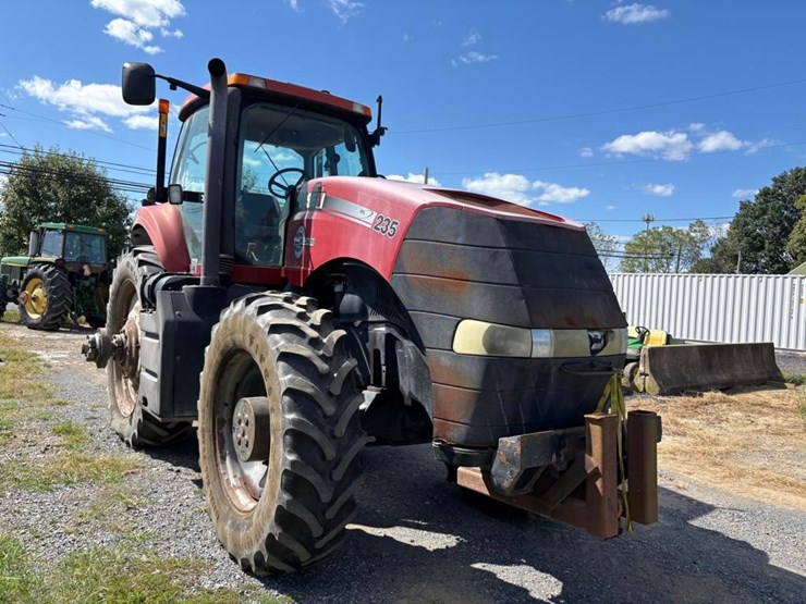 case-ih-magnum-235-image-8