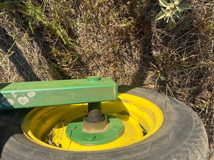 john-deere-702-image-9