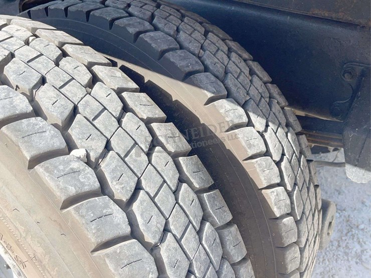 1989-freightliner-tandem-axle-grain-truck-image-82