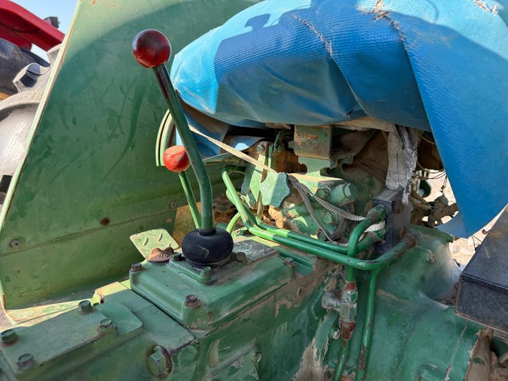 john-deere-1050-image-38