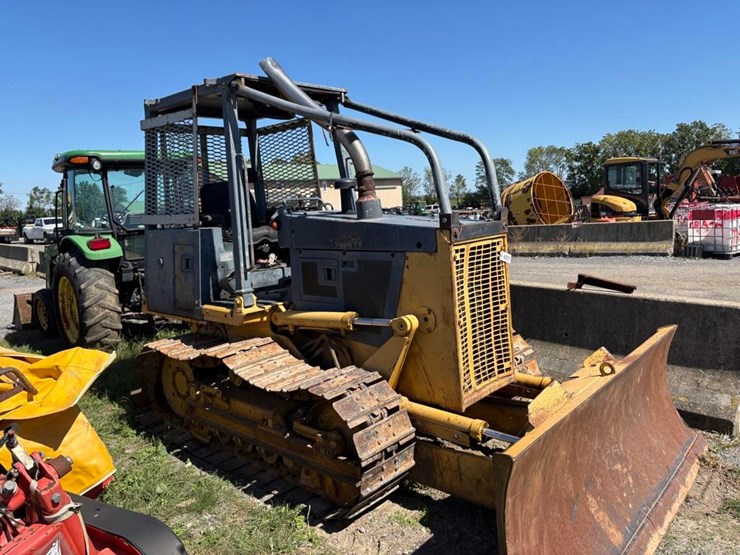 komatsu-d32e-1-image-2