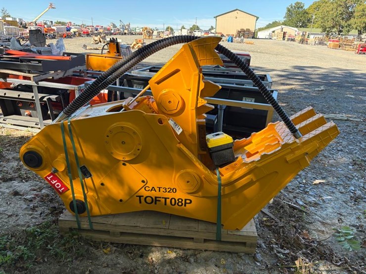 caterpillar-320-image-1