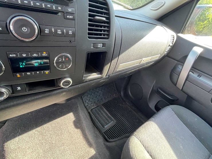 2010-chevrolet-1500-image-75