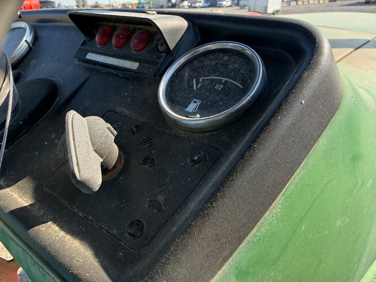 john-deere-1050-image-27
