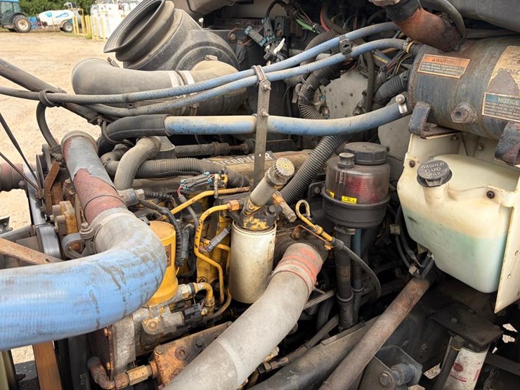 2003-kenworth-t300-image-11
