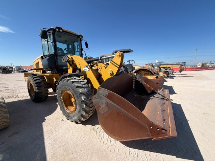 2012-caterpillar-938k-image-5
