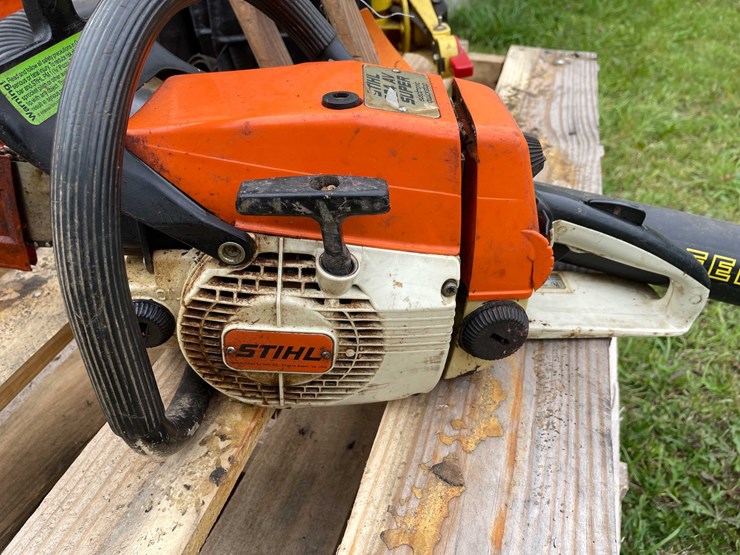 #5402-•-(1)-john-deere-leaf-blower-&-(2)-stihl-chain-saws-image-14