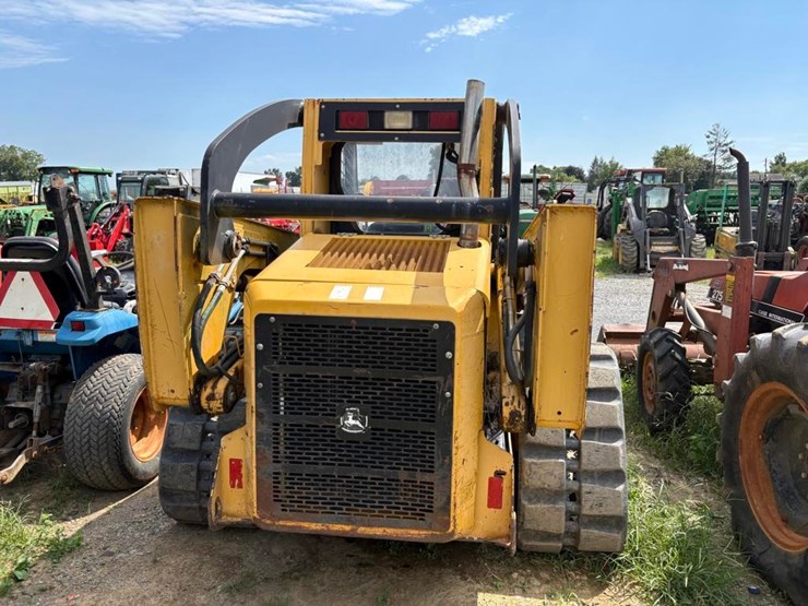 deere-ct332-image-15