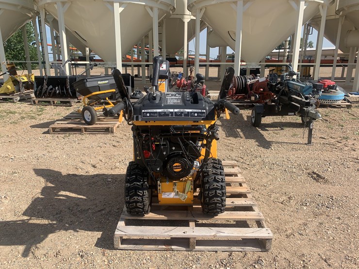 cub-cadet-528sw--snow-blower-image-5