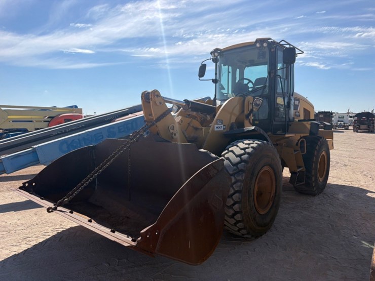 2012-caterpillar-938k-image-1