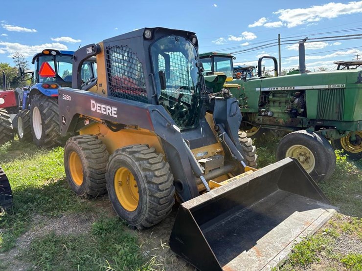 deere-328d-image-1