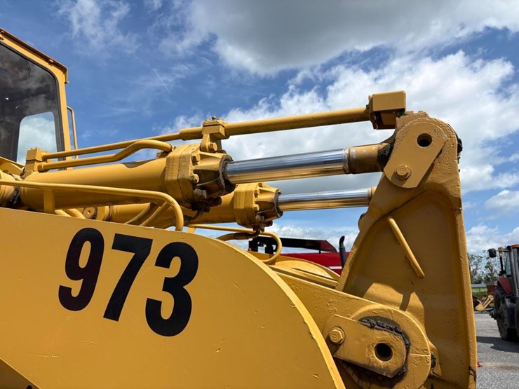 caterpillar-973-image-10