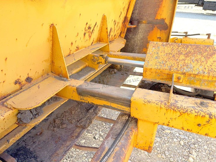 holcomb-pull-type-ejector-scraper-image-24