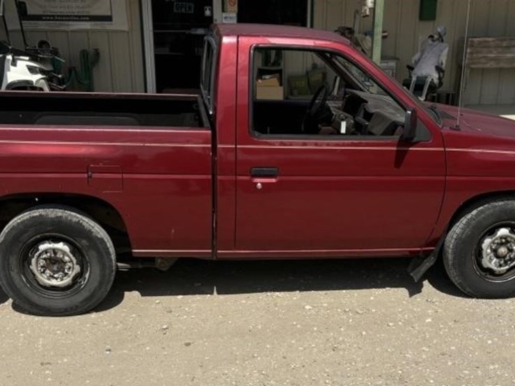 l1---1991-nissan-2-door-2wd-image-2