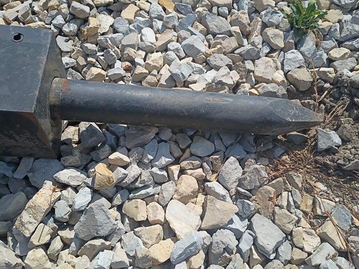 #26905-•-future-hydraulic-breaker-skid-steer-attachment-image-9