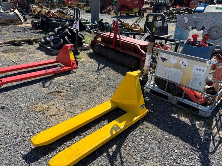 42in-hi-lift-pallet-truck-image-4