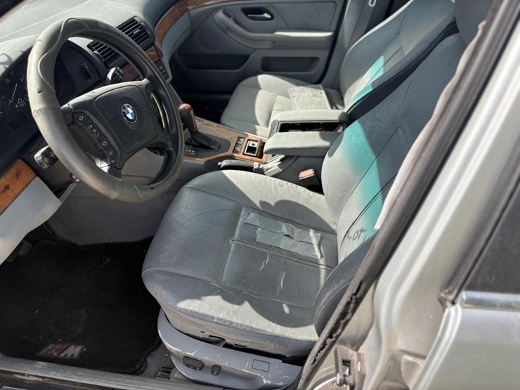 l1---2001-bmw-530i-image-10