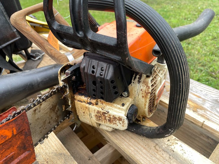 #5402-•-(1)-john-deere-leaf-blower-&-(2)-stihl-chain-saws-image-13