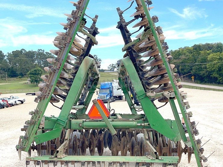 john-deere-235-image-7