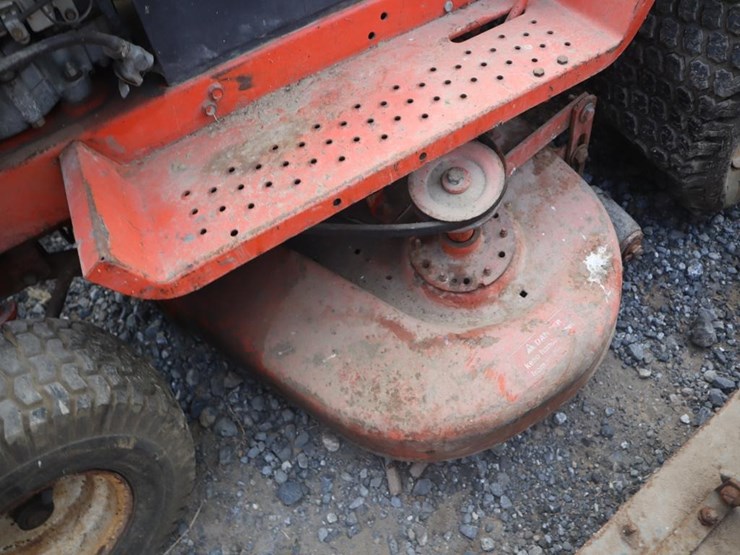 allis-chalmers-808gt-lawn-&-garden-tractor-image-13