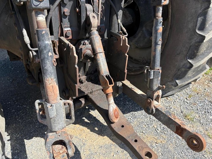 case-ih-magnum-235-image-21