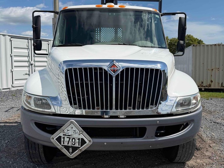 2011-international-4300m7-flat-bed-image-8