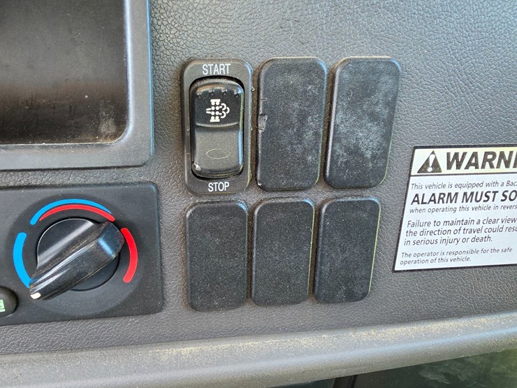 2012-peterbilt-382-image-84