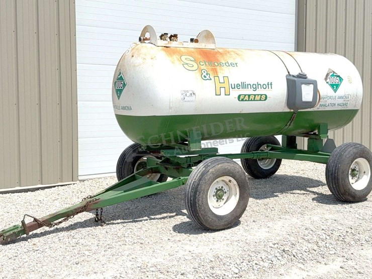 1,000-gallon-anhydrous-wagon-image-2