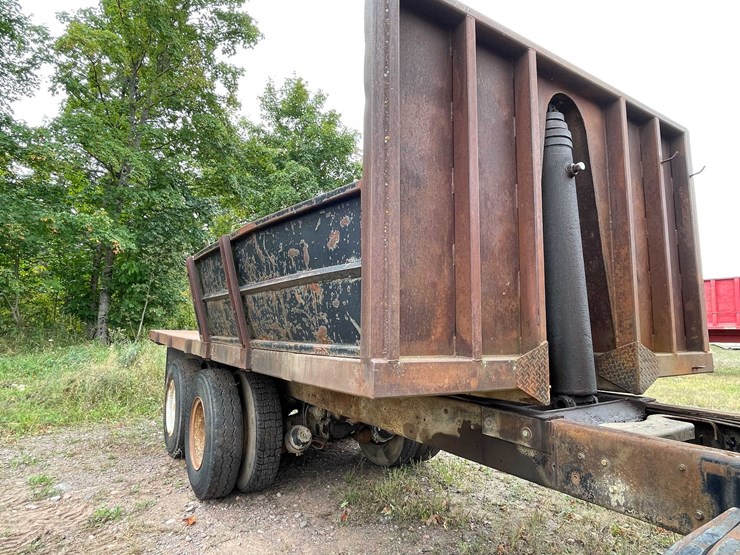 #5049-•-1980-ford-t/a-flatbed-dump-truck-(has-mi-title)-image-55