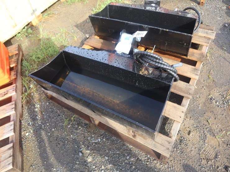 tpm-32"-hydraulic-tilt-bucket-image-1