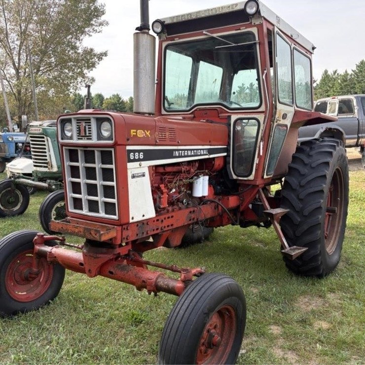 INTERNATIONAL 686