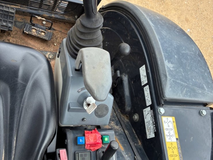 2023-deere-26g-image-6