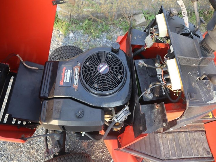 simplicity-lawn-tractor-image-19
