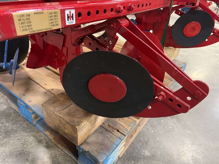 international-harvester-c251-two-row-fast-hitch-planter-image-39